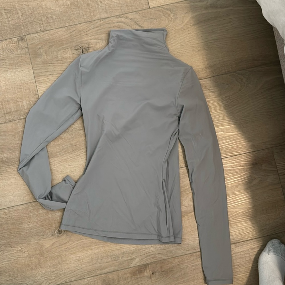 Skims grey turtle neck